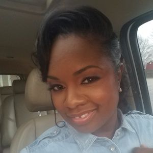 Meet your Posher, Kinyeta